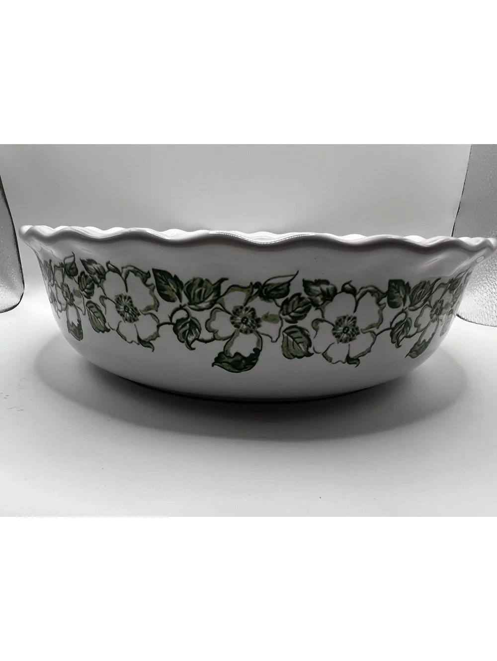 New Paula Deen Bourbon Pecan Pie Recipe Round scalloped Ceramic Baking Plate